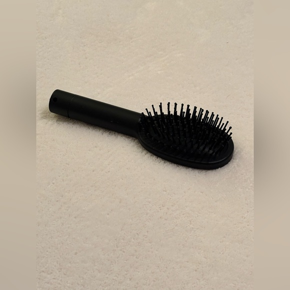 Flat brush with hidden compartment - Picture 2 of 3